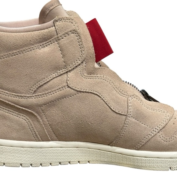 Air Jordan 1 Women's High Zip Particle Beige – US 7.5 – Luxe Streetwear Icon - Picture 13 of 14